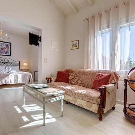 Nafsika Villa *