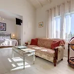 Nafsika فيلة *